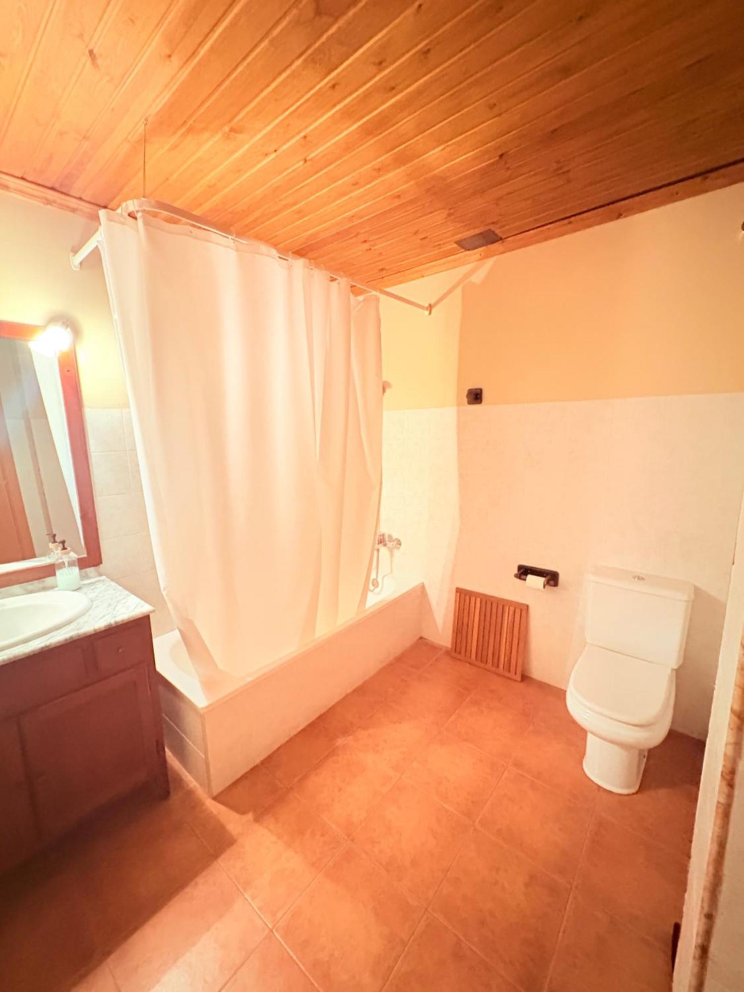 Hotel Guara Inluka Las Almunias 객실 사진