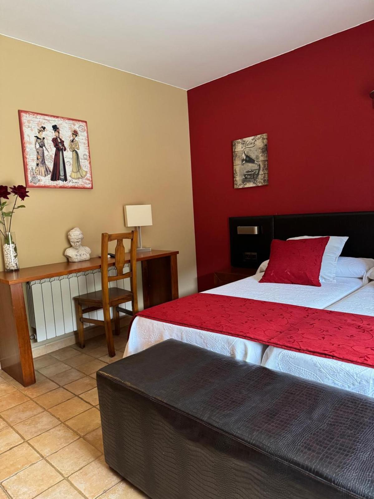 Hotel Guara Inluka Las Almunias 객실 사진